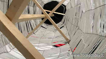 "Un azzurro filare a gocce", la mostra