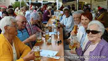Hocketse in Hochdorf: Im wunderschönen Rosengärtle wird  gemeinsam gefeiert