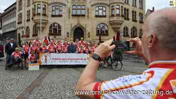 Start in Helmstedt: Eine Radtour, die Leben retten will