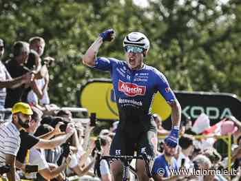 Tour de France, a Bayonne la volata va a Philipsen. Ancora battuto Van Aert