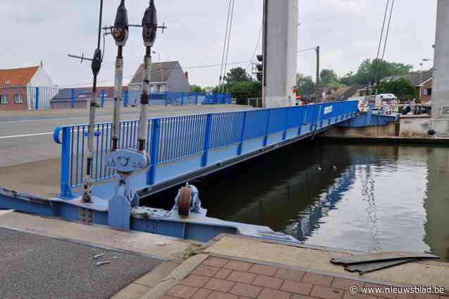 Aangevaren brugdek Humbeek-Sas wordt dinsdag weggehaald, eind deze week veerdienst voor voetgangers en fietsers