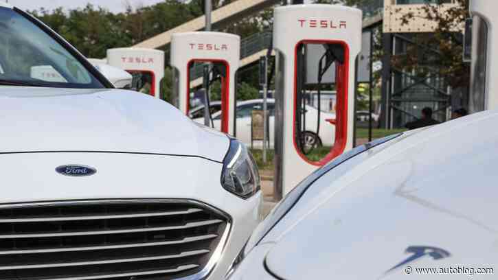 Tesla shares accelerate toward $300 on strong deliveries, charging deals with other automakers