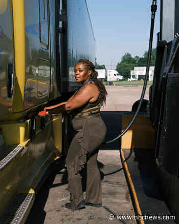 Truckers flooded the market during Covid. Now they struggle to pay their bills.