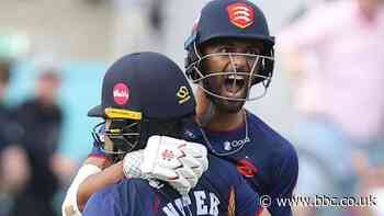 Lancashire secure place in T20 quarter-finals