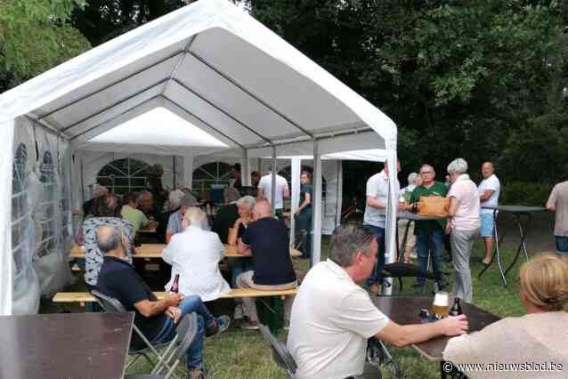 Gepassioneerde hobbytuinders tonen hun werk langs Durmedijk