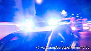 Unbekannte zünden einen Fahrrad-Abstellplatz in Lechhausen an