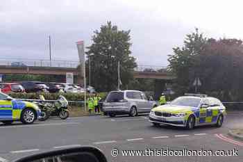 A3 Shannon’s Corner New Malden: Man dies after Mercedes crash