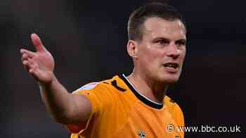 Ryan Bennett: Cambridge United defender agrees new one-year deal