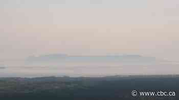 How forest fire smoke in Thunder Bay air is harming waterways