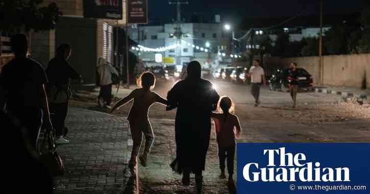 Thousands of Palestinians flee Jenin refugee camp after major Israeli raid