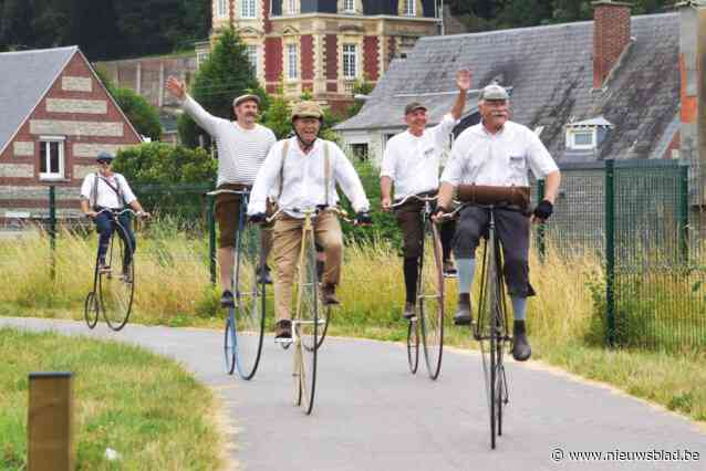 Zij fietsten met ‘hoge bi’ zónder remmen en versnellingen van Parijs naar Londen: “Vooral hellingen zijn een hele klus”