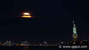 Full Buck Moon, the 1st supermoon of the year, thrills skywatchers all over the world (photos, video)