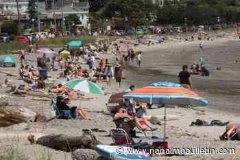 Heat, haze expected to linger as smoke settles over Vancouver Island