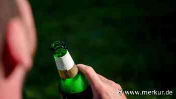 Alkoholiker wird mit Sixpack Bier aus U-Haft entlassen - und steht plötzlich bei Seniorin im Wohnzimmer