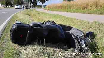 Kradfahrer nach Unfall in Mühldorf schwer verletzt in Klinik geflogen