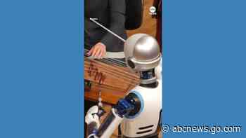 WATCH:  Robot takes stage to conduct orchestra in Seoul