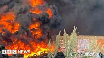 Hull tyre blaze: Huge fire treated as arson attack