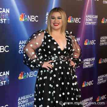 Kelly Clarkson opens up about Broadway plans amid New York move