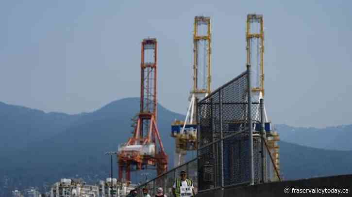 B.C. port strike enters day five, with talks deadlocked over maintenance