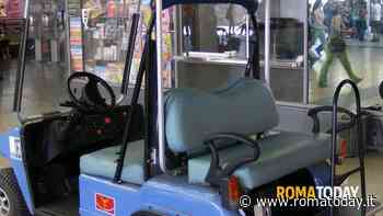 Accerchiano una donna in metro e le rubano portafogli con 8mila euro