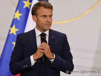 "Stop ad alcune funzionalità": Macron prepara la stretta sui social in caso di rivolte