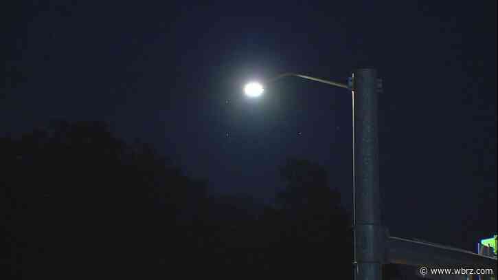 Street lights along Burbank repaired, replaced following calls to 2 On Your Side