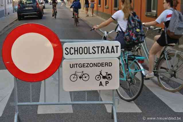 Stad wil “chaos en onveiligheid van auto’s verbannen” en breidt aantal schoolstraten uit