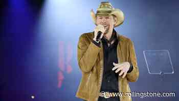 Toby Keith Surprises Fans With First Concerts Since Cancer Treatment
