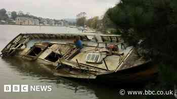Abandoned boat Durandal in Truro River is removed