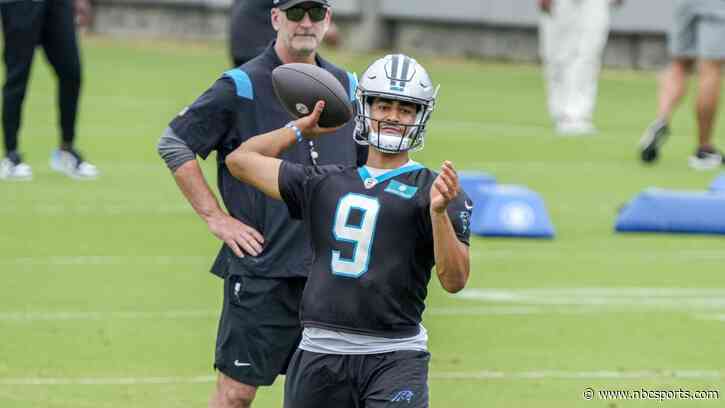 Bryce Young working with teammates at SMU