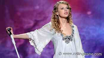 Remember When Taylor Swift Went Full Emo Performing ‘Haunted’ in 2010? We Do