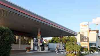 Tankstelle in Mühldorf ausgeraubt - Täter auf der Flucht
