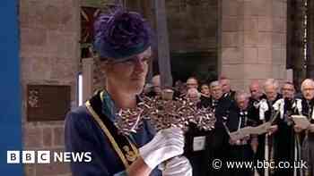 Olympian Katherine Grainger presents Elizabeth Sword to King