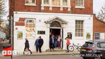 Portsmouth Groundlings Theatre: Plea to settle property row