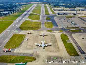 Gatwick second runway moves closer  with airport challenging Heathrow