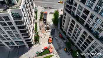 Tunnel-boring machine still stuck beneath Toronto street while estimated recovery cost rises to $25 million