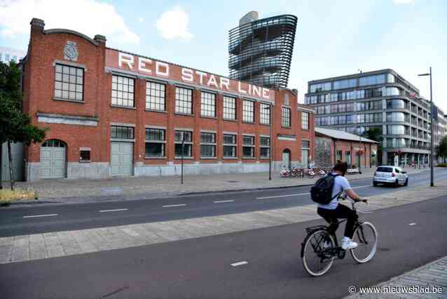 Red Star Line museum bestaat in oktober tien jaar. “Breng veel pluimen en lange handschoenen mee!”
