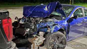 2 people face multiple charges following crash on Highway 400 in Barrie