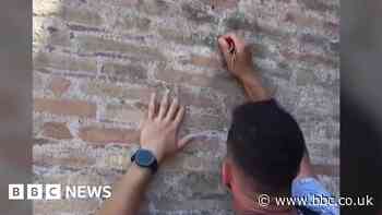 Tourist apologises for carving names on Colosseum