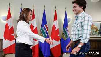 Prime Minister Trudeau holds brief meeting with Alberta Premier Smith in Calgary