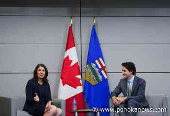 Trudeau holds brief meeting with Smith