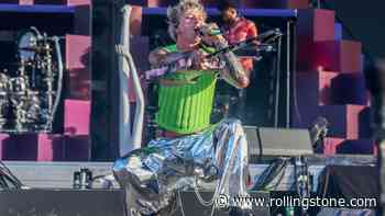 Machine Gun Kelly Covers Don Omar (And Speaks Perfect Spanish) During Madrid Fest