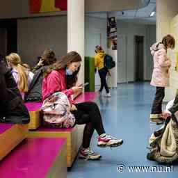 NU+ | Telefoons de klas uit: 'Docent kan niet op tegen verslavend TikTok'