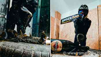 15 minuti per spaccare tutto. Come funziona la “terapia della distruzione” (VIDEO)