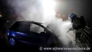 Mehrfamilienhaus evakuiert: Auto brennt in Nagolder Tiefgarage