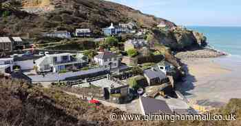 Traffic delays 'a joke' at top beach destination as cars drive wrong way down new underpass