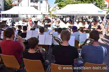 Veranstaltung der Ortsgemeinschaft Schloß Holte überzeugt Besucher, Wirte und Musiker