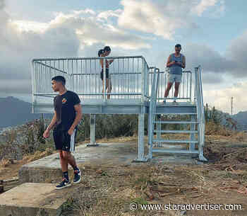 City replaces busted platform at the top of Koko Crater Stairs