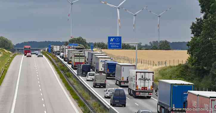 Reiseverkehr im Norden sorgt für Staus und Wartezeiten