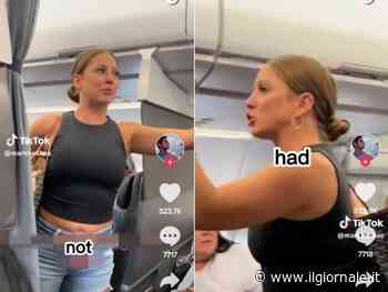 "Quello non è reale": la passeggera di un volo vede fantasmi e chiede di scendere